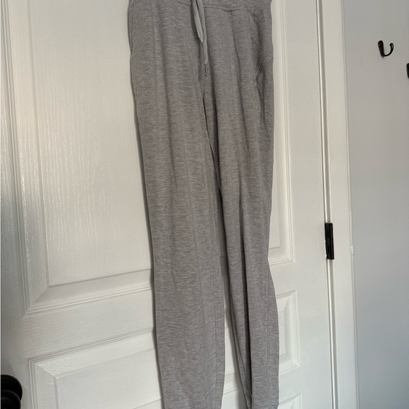 Lululemon Athletica Light Gray Sweatpants - Picture 4 of 6